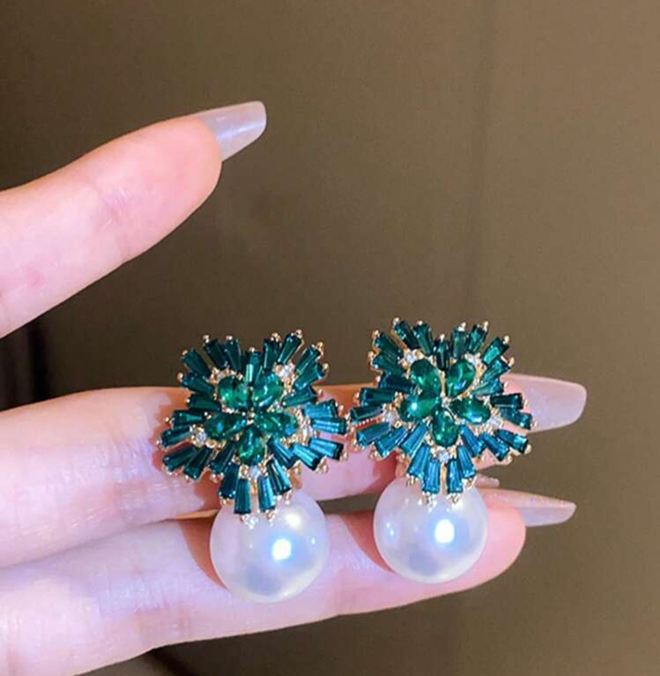 ”Crystal Snowflake bling” eleganta örhängen i smaragdgröna nyanser