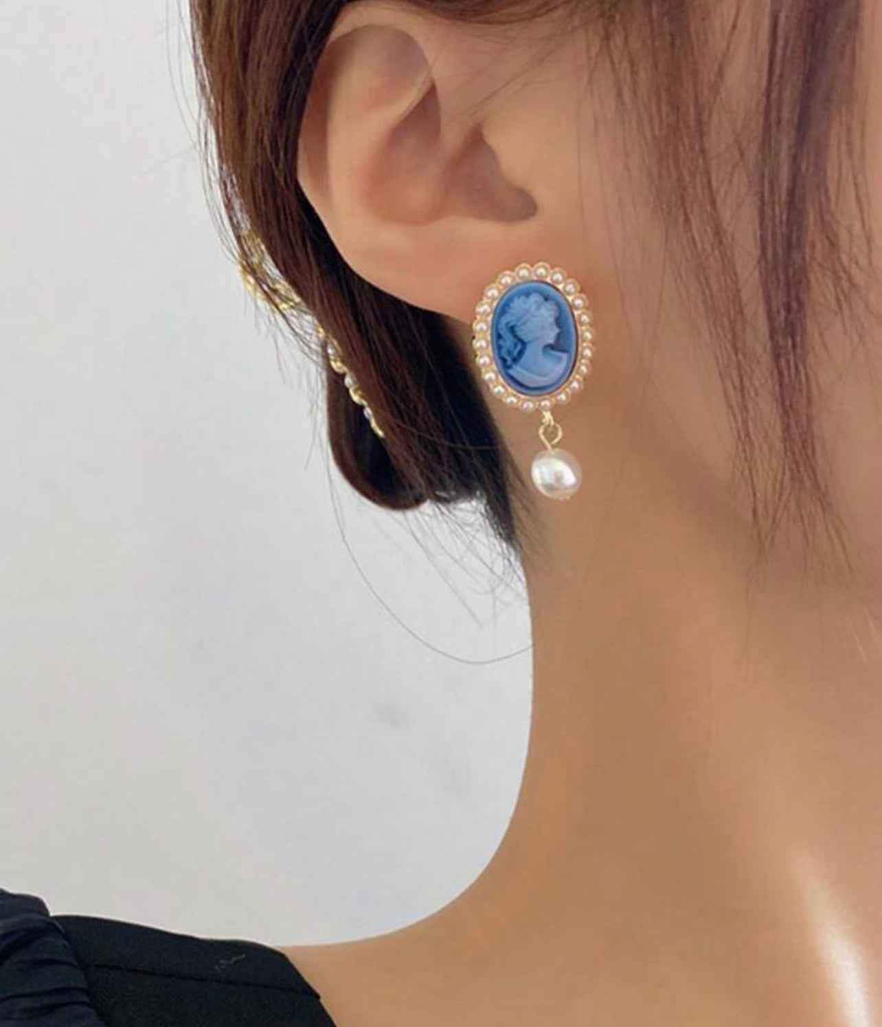 Vintageörhängen blå porträtt ”Pearl Barock”