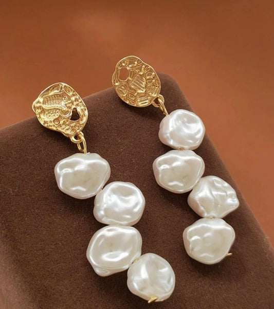 Irregular Pearl Droppörhängen
