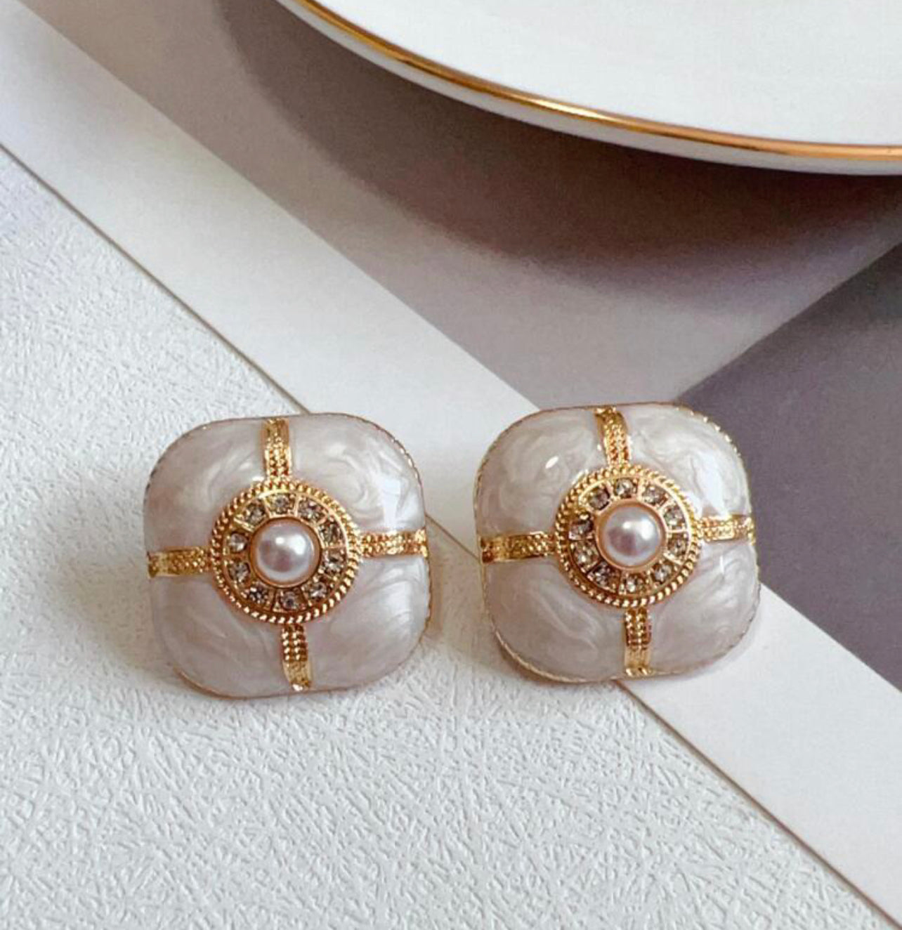 Faux Pearl dekorörhängen